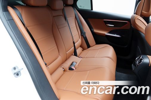 Mercedes-Benz C-Class 2025, фото 9