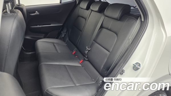 Kia Picanto 2023, фото 16