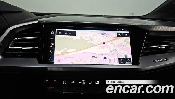 Audi Q4 e-tron 2022, фото 20