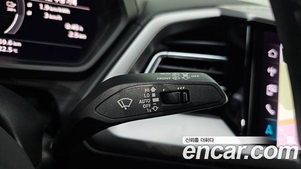 Audi Q4 e-tron 2022, фото 29