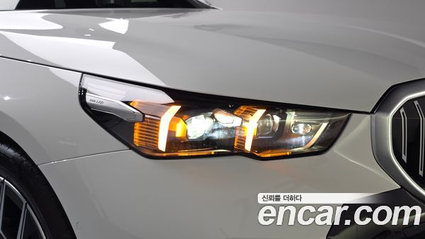 BMW 5 Series 2024, фото 7