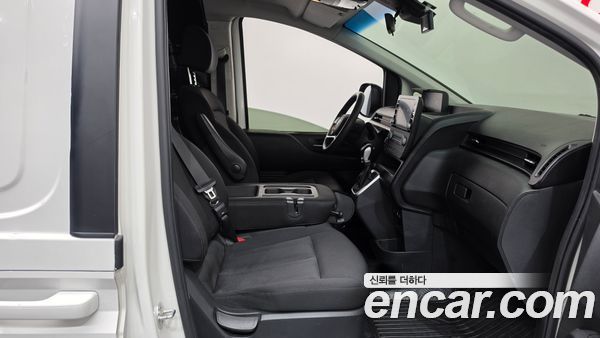 Hyundai Staria 2022, фото 16