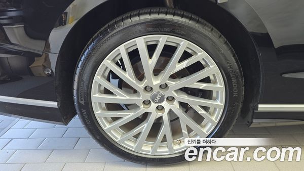 Audi A8 2021, фото 5