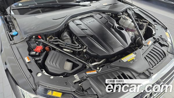 Audi A8 2021, фото 6