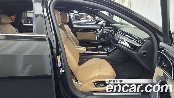Audi A8 2021, фото 16