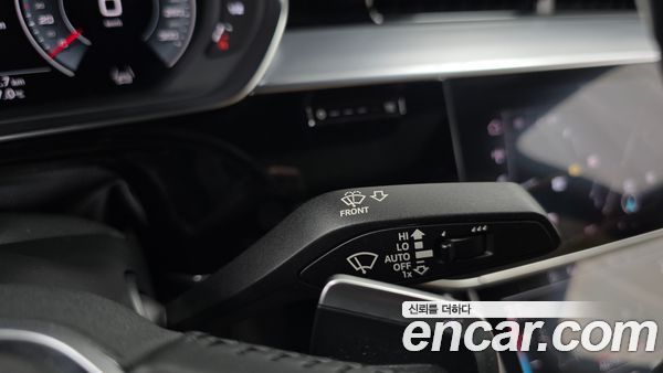 Audi A8 2021, фото 29