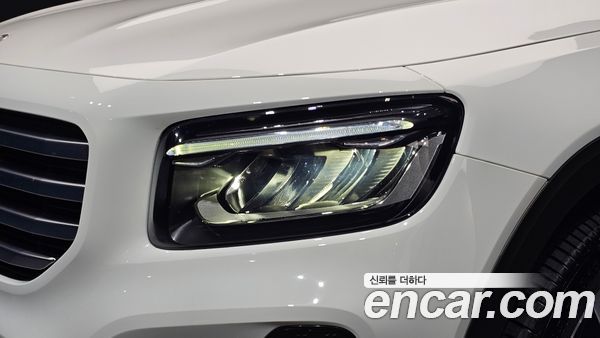 Mercedes-Benz GLB 2024, фото 8