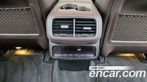 Mercedes-Benz GLS 2022, фото 31