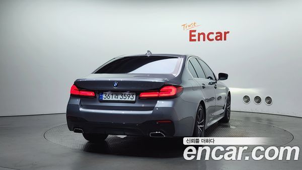 BMW 5 Series 2023, фото 4