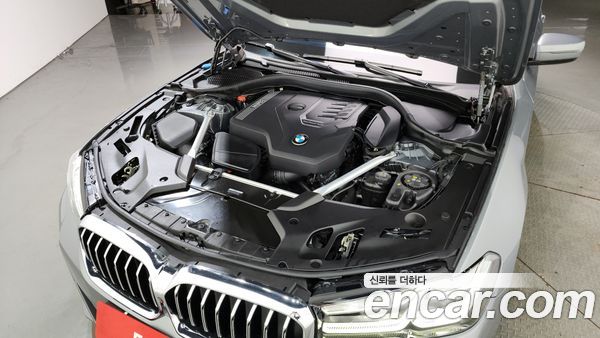 BMW 5 Series 2023, фото 6