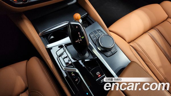 BMW 5 Series 2023, фото 9