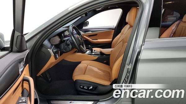 BMW 5 Series 2023, фото 10
