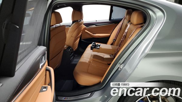 BMW 5 Series 2023, фото 11