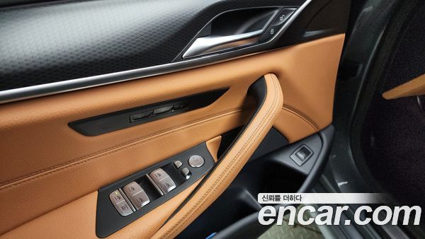 BMW 5 Series 2023, фото 12