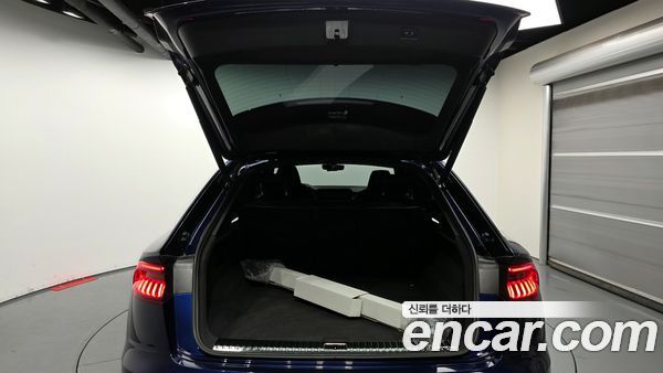 Audi Q8 2022, фото 20
