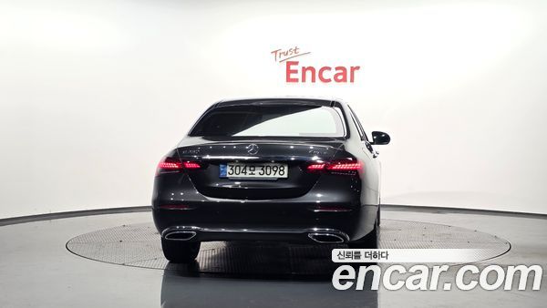 Mercedes-Benz E-Class 2021, фото 4
