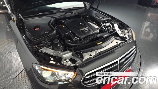 Mercedes-Benz E-Class 2021, фото 6