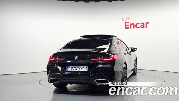 BMW 8 Series 2023, фото 4