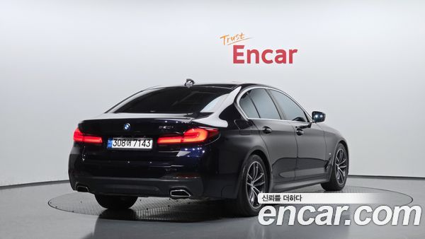 BMW 5 Series 2022, фото 2