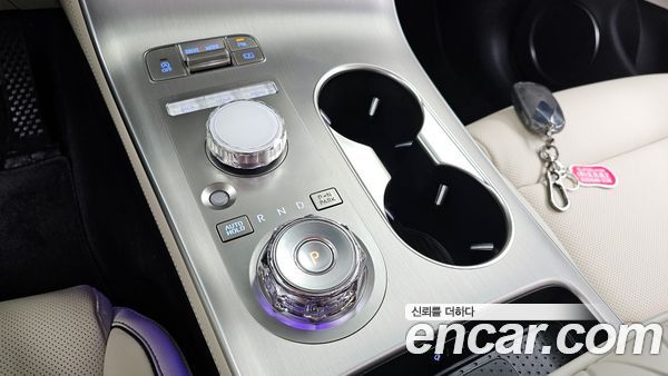 Genesis GV70 2025, фото 9