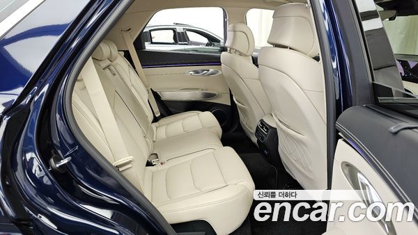 Genesis GV70 2025, фото 12