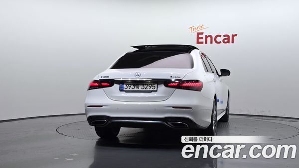 Mercedes-Benz E-Class 2021, фото 4