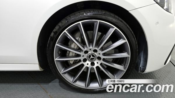 Mercedes-Benz E-Class 2021, фото 5