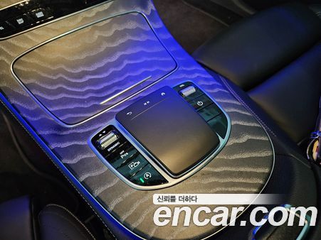 Mercedes-Benz E-Class 2021, фото 9