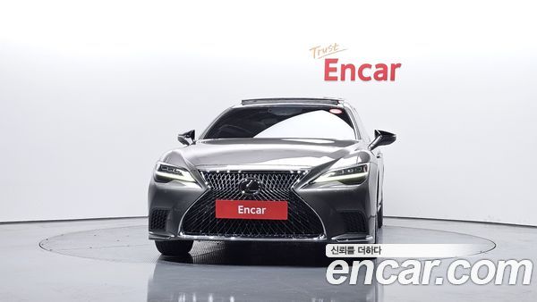 Lexus LS 2021, фото 3