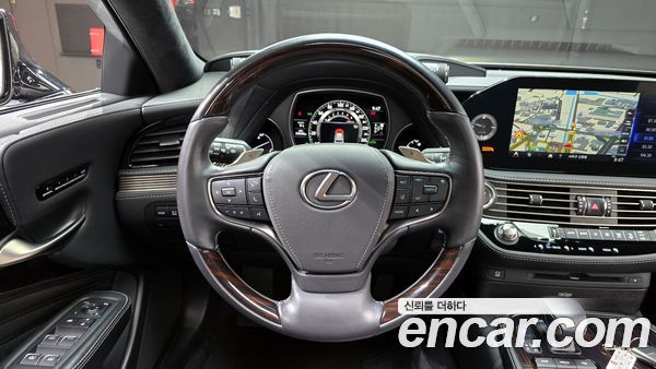 Lexus LS 2021, фото 13