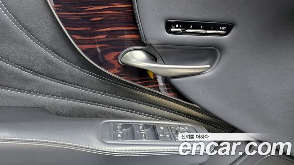 Lexus LS 2021, фото 18