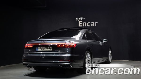 Audi A8 2021, фото 2