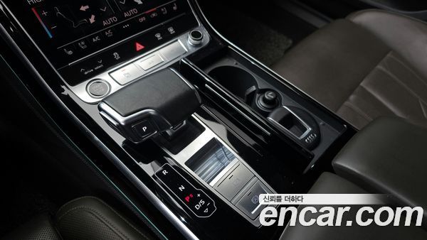 Audi A8 2021, фото 9