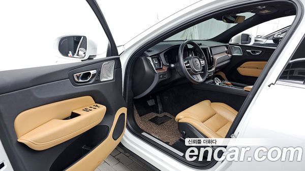 Volvo XC60 2021, фото 10