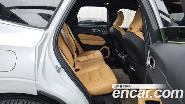 Volvo XC60 2021, фото 12