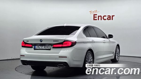 BMW 5 Series 2023, фото 2