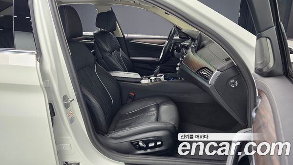 BMW 5 Series 2023, фото 10