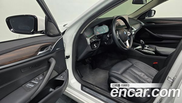 BMW 5 Series 2023, фото 11