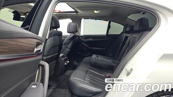 BMW 5 Series 2023, фото 13