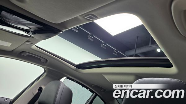 BMW 5 Series 2023, фото 17