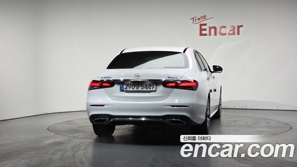Mercedes-Benz E-Class 2021, фото 3