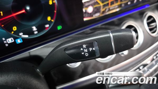 Mercedes-Benz E-Class 2021, фото 8