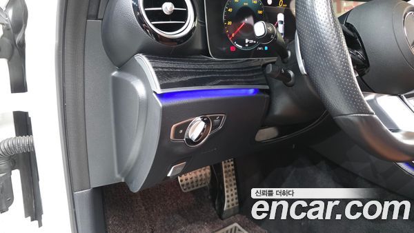 Mercedes-Benz E-Class 2021, фото 12