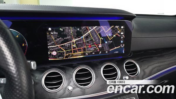 Mercedes-Benz E-Class 2021, фото 14