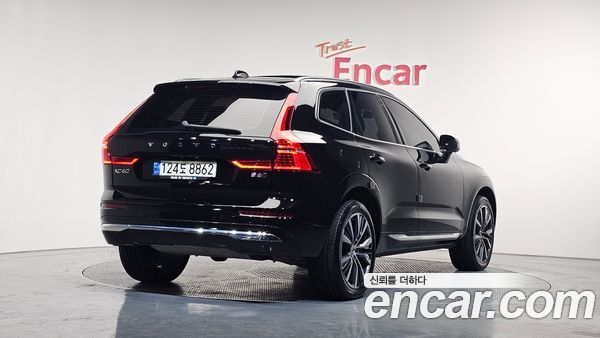 Volvo XC60 2022, фото 2