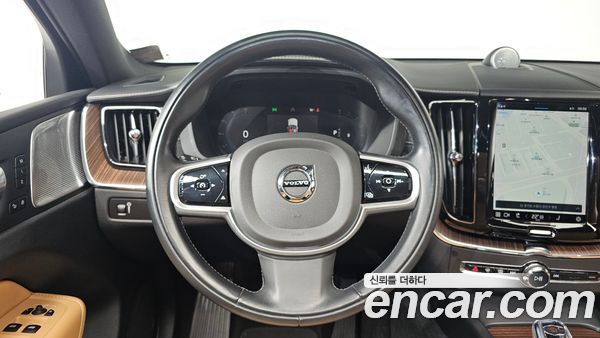 Volvo XC60 2022, фото 13