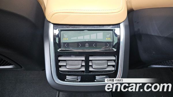 Volvo XC60 2022, фото 18