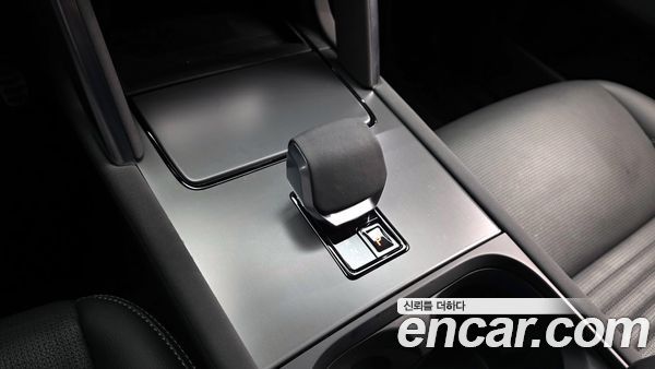 Land Rover Discovery Sport 2025, фото 9