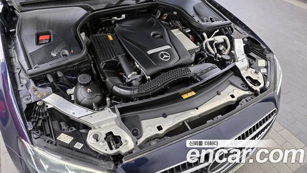 Mercedes-Benz E-Class 2021, фото 6