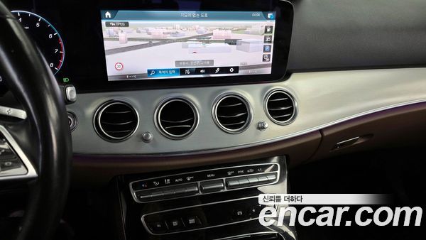 Mercedes-Benz E-Class 2021, фото 14